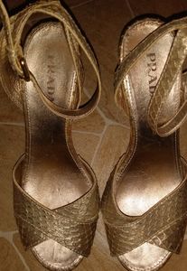 Authentic Prada Golden 👠 size 8-8.5